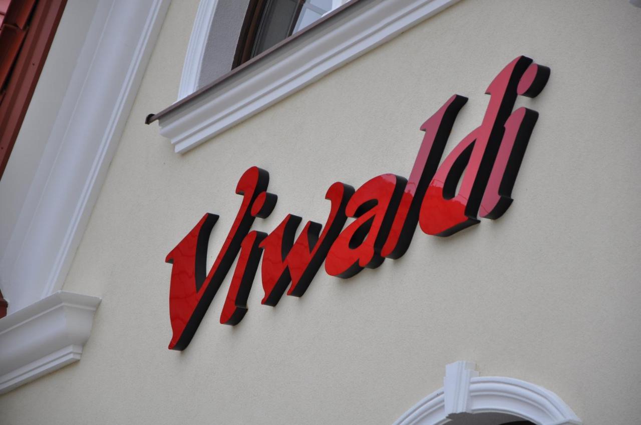 Hotel Viwaldi Baruchowo Eksteriør bilde
